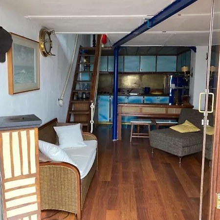 La Bruna Sul Mare *